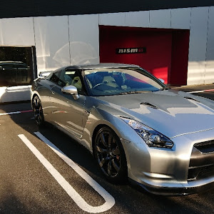 NISSAN GT-R