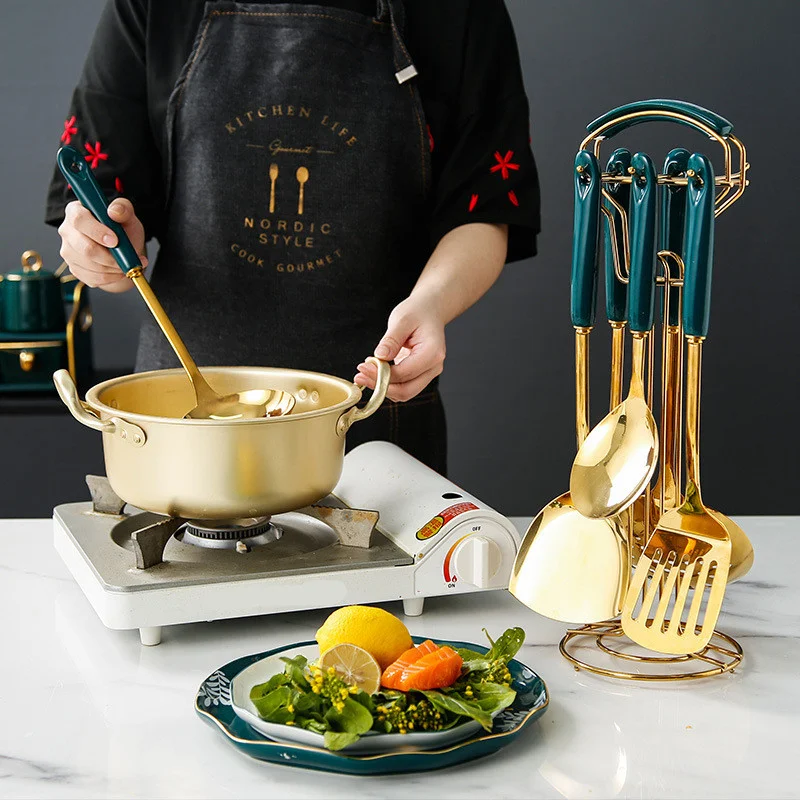 Anti scald kitchen set for safe cooking and peace of mind. Protects against burns. Comfortable and safe cookware for str