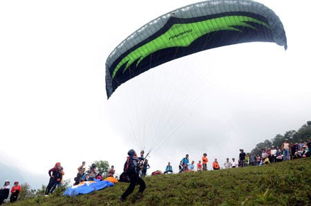 Trình diễn bay du lượn 2014 trên đỉnh Đèo Khau Phạ - 3