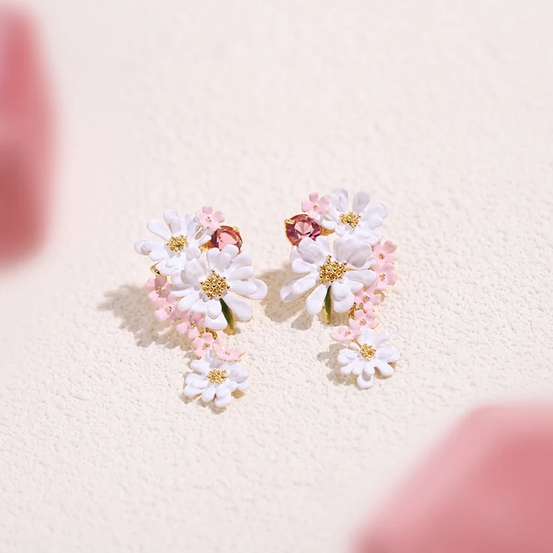 Lace Flower Verbena Zircon Gold Stud Earrings, adding a touch of elegance and sparkle to your everyday style.