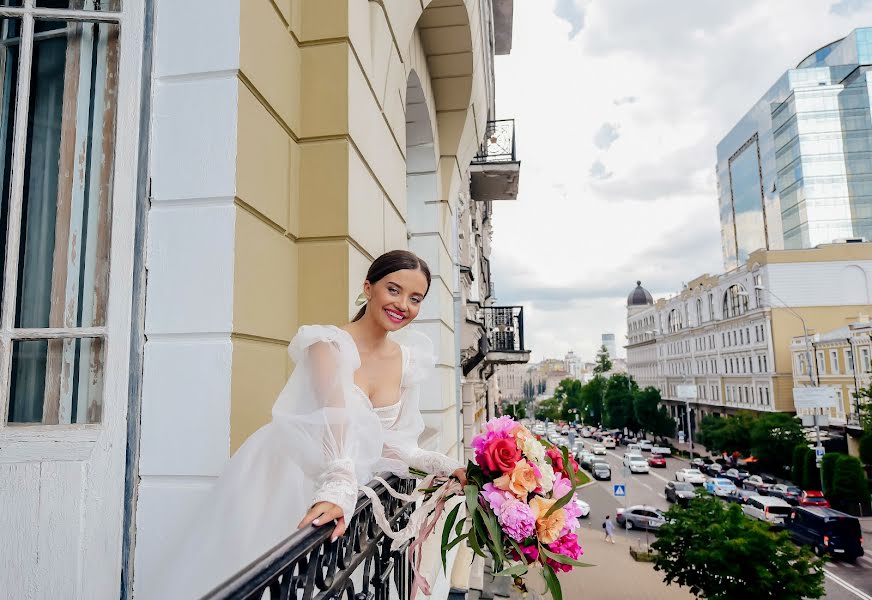 Jurufoto perkahwinan Valentina Yudina (well99). Foto pada 31 Mei 2022