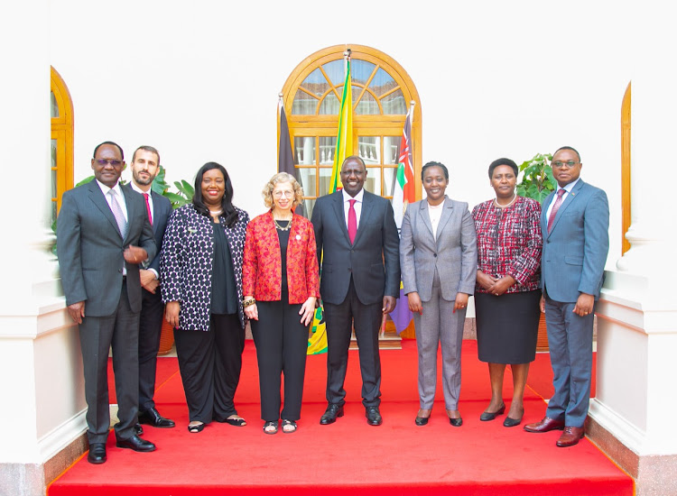 President William Ruto at state house on Monday October 31 with environment delegates from Kenya and UNEP