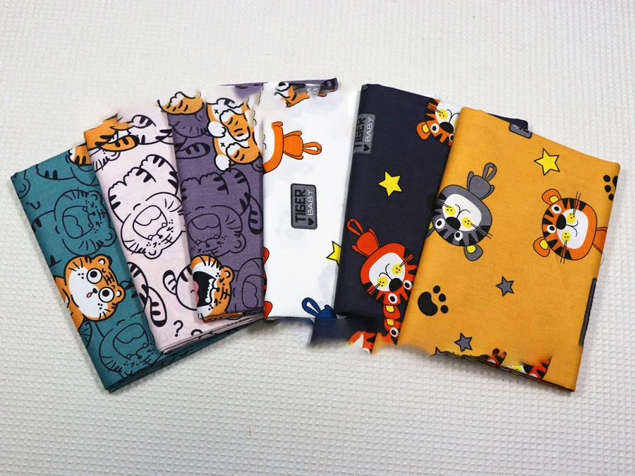 Title 5, Tessuto twill di cotone Little Tiger con stampa...