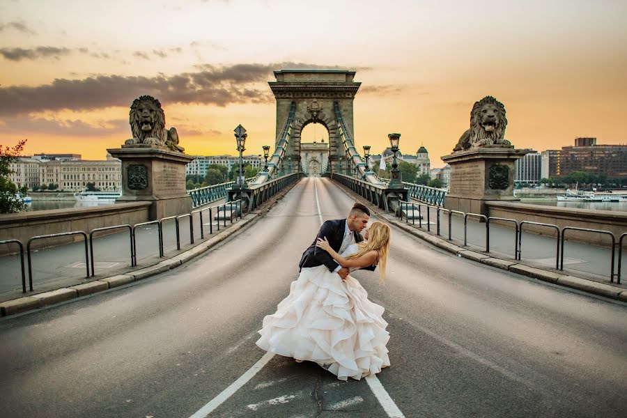 Fotógrafo de bodas Gergely Várnai (happymomets). Foto del 26 de octubre 2021