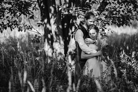 Fotógrafo de casamento Valentina Bogomolova (weddingday-2016). Foto de 18 de abril 2017