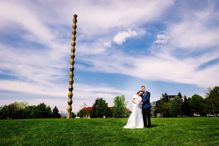 Jurufoto perkahwinan Claudia Georgescu (kluphoto). Foto pada 9 Mei 2022