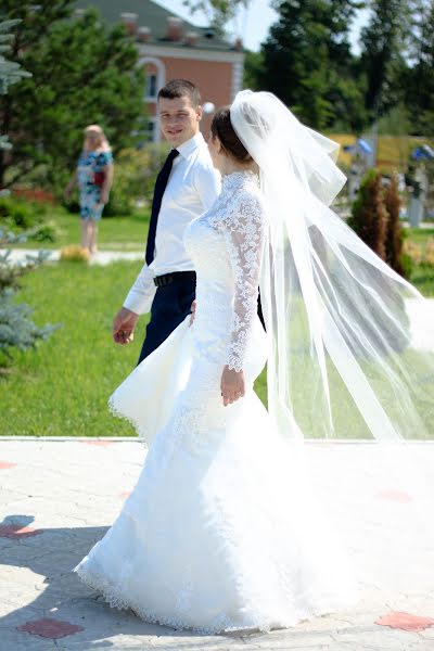 Fotografo di matrimoni Marina Ikhina (id1162797). Foto del 12 luglio 2016