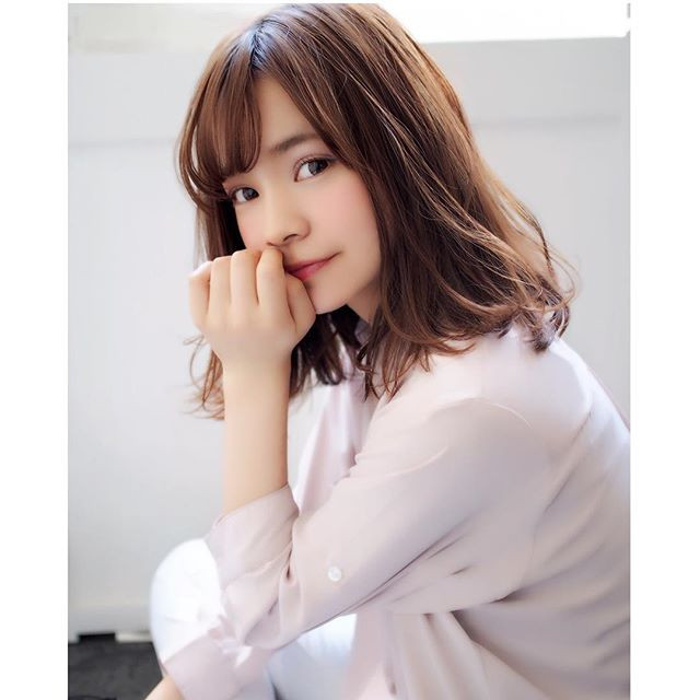 新社会人にも オフィスで使える簡単モテヘア特集 男性はやっぱりスーツの似合う女性が好きなんです Trill トリル