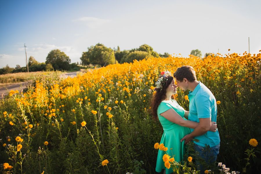 Wedding photographer Kaleriya Petrovskaya (lira192021). Photo of 24 October 2015