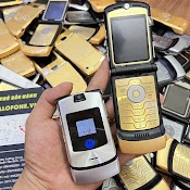 Điện Thoai Nắp Gập Motorola V3I Loại 1 Phím Thép Zin Không Tróc Sơn