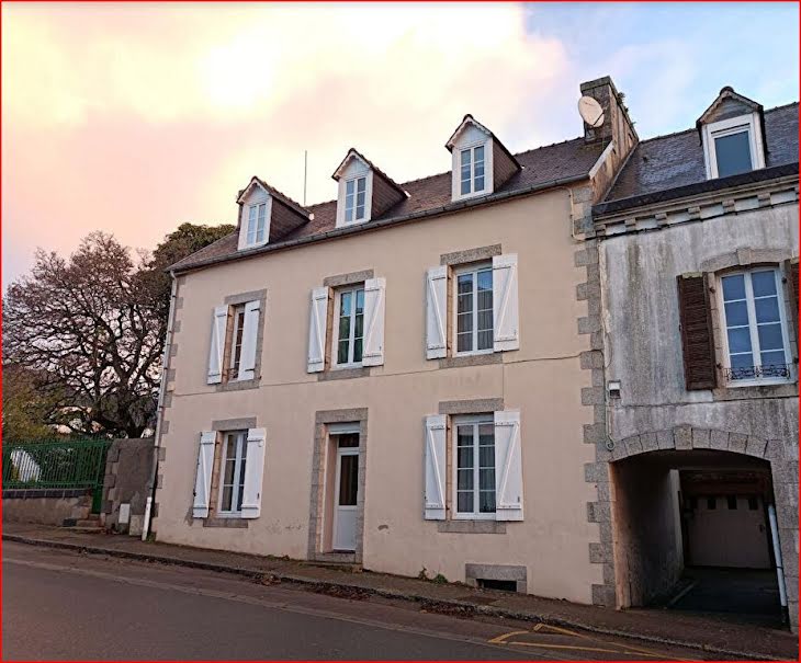 Vente maison 6 pièces 130 m² à Châteauneuf-du-Faou (29520), 96 000 €