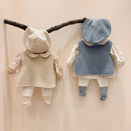 Title 5, Knitted Vest for Men, Women and Baby. Simple We...