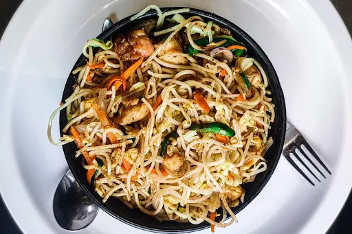 Chicken Hakka Noodles