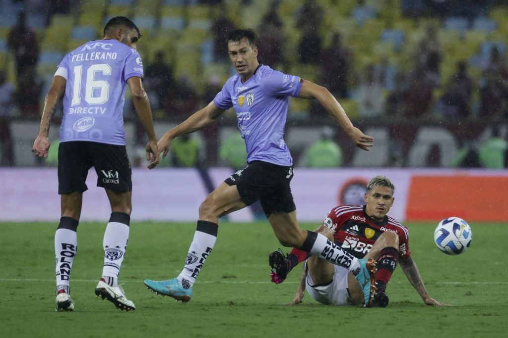 Recopa Sudamericana được tổ chức theo thể thức hai lượt trận, lượt đi và lượt về