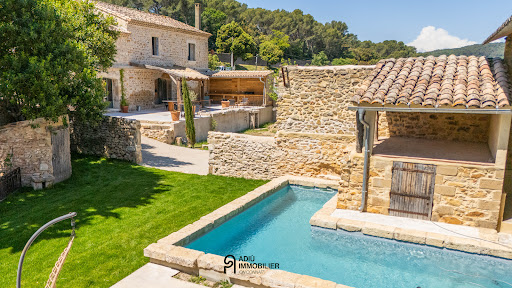 Maison avec piscine et jardin 1