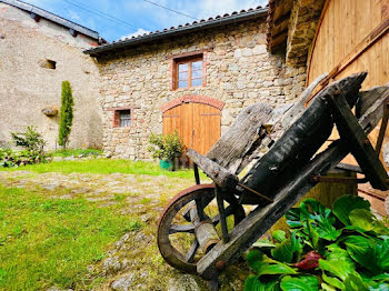 propriété à Saint-Priest-la-Vêtre (42)