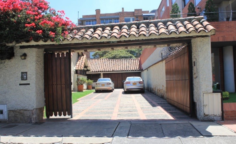 Casa En Venta - La Calleja, Bogota