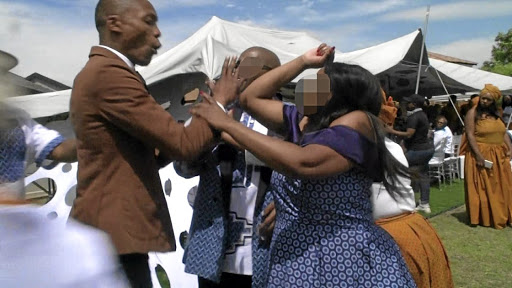 'No Excuse Pay Papgeld' presenter Moss Makwati being assaulted by the bride.