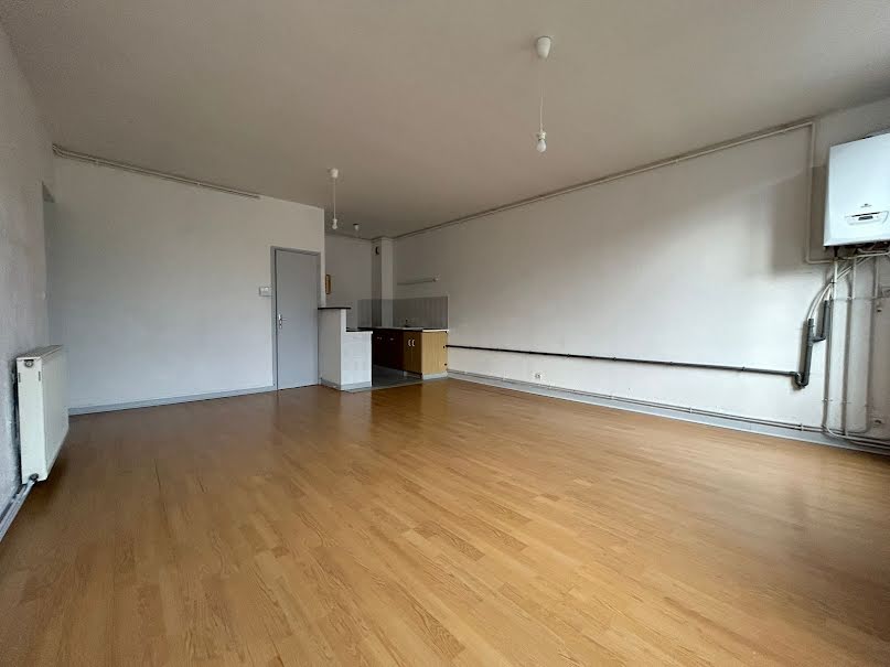 Location  appartement 3 pièces 76.96 m² à Charlieu (42190), 460 €