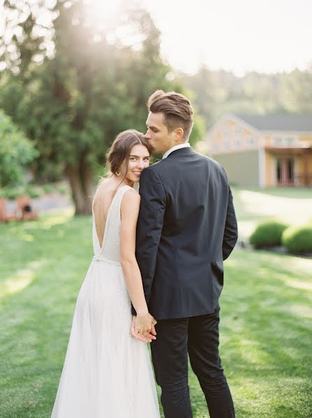 Wedding photographer Elena Plotnikova (lenaplotnikova). Photo of 26 October 2019