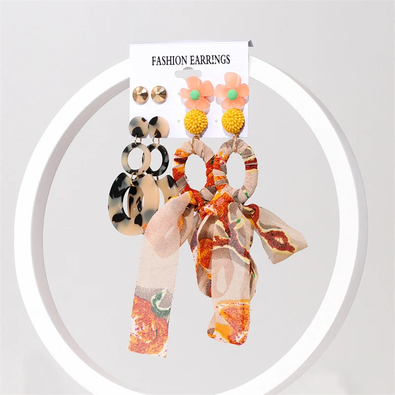 Dames acryl oorbellen set, lichtgewicht en veelzijdig. Perfect voor elke gelegenheid. Ontdek de perfecte accessoire voor je dagelijkse look!
