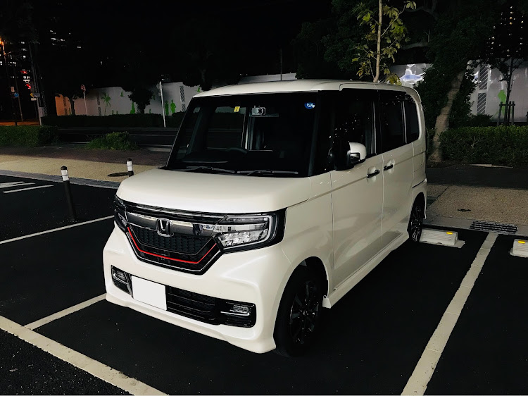 NボックスカスタムのDIY・赤ラインモールに関するカスタム事例の投稿画像2枚目