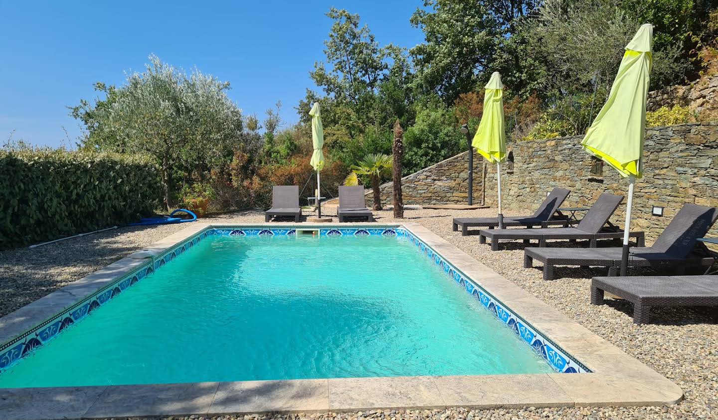 Propriété avec piscine en bord de mer Oletta