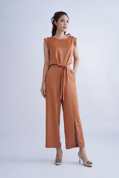 Jumpsuit xẻ ống rộng