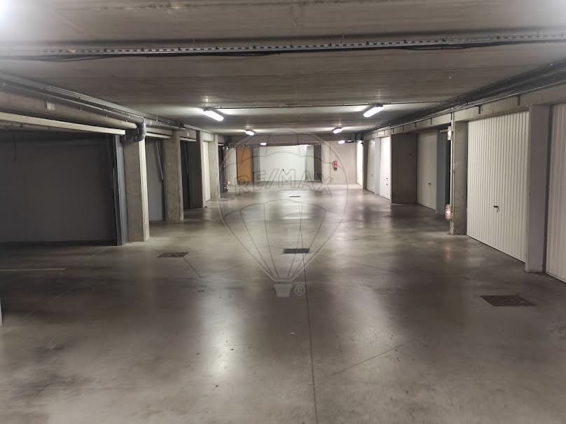 Vente parking  10 m² à Vichy (03200), 20 000 €