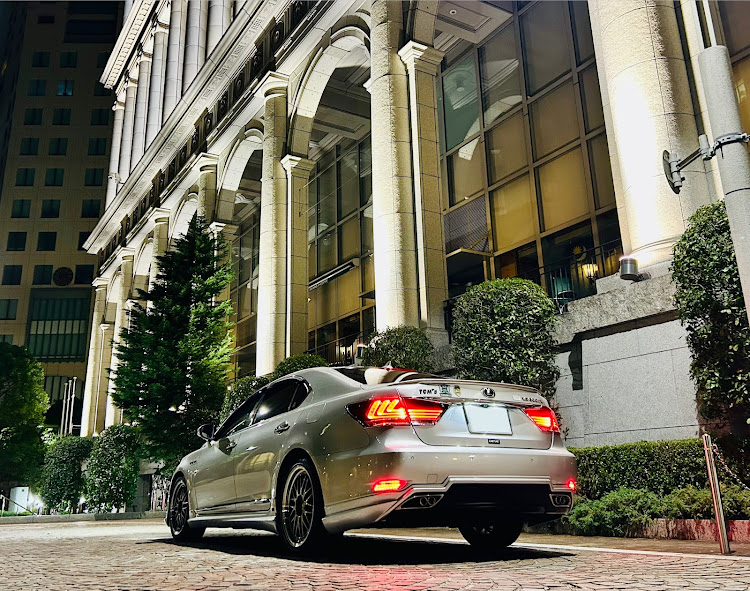 LSのBBS LM・異国情緒なシーン・汐留イタリア街🇮🇹・史上最高な我が相棒✨✨✨・愛車ある生活はこの上ない幸福感に満ち溢れている✨✨✨に関するカスタム事例の投稿画像2枚目