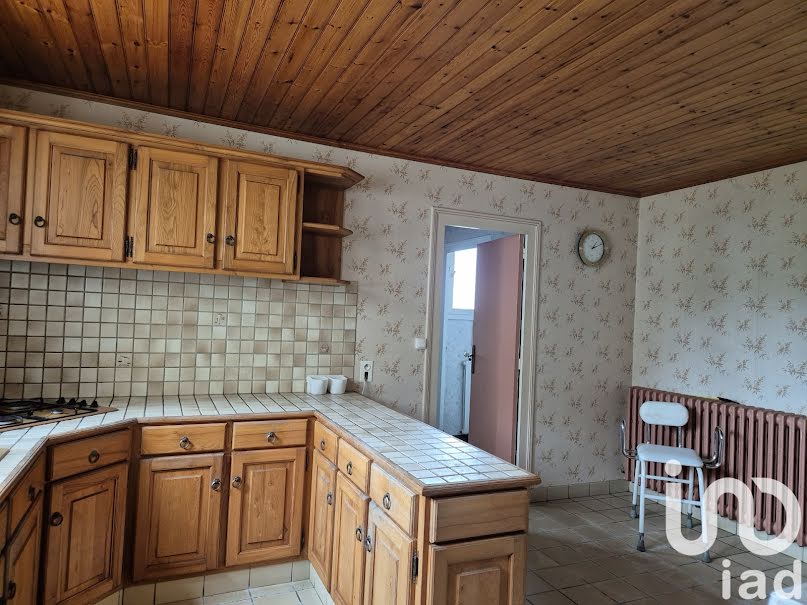 Vente maison 9 pièces 206 m² à Moncoutant (79320), 145 999 €