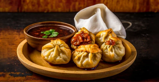 Veg Fried Momos (6 Pcs)