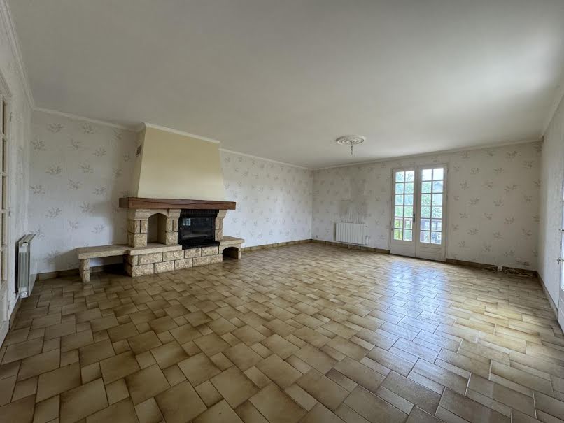 Vente maison 5 pièces 130 m² à Fontaine-le-Comte (86240), 249 000 €