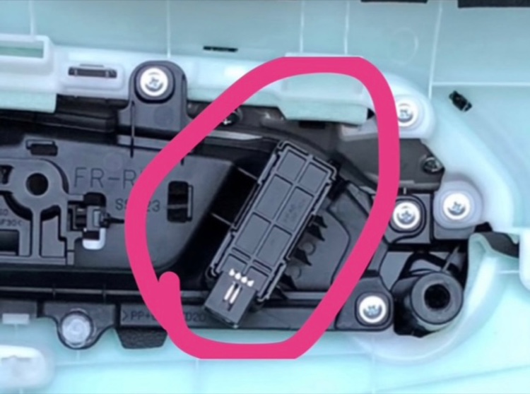 RAV4のシートメモリー点灯化11・匠の技・光らせたい病に関するカスタム事例の投稿画像5枚目