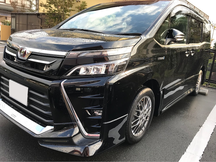 ヴォクシーの皆さんおはようございます！・安全運転で！・ブサイク・イケメン❤に関するカスタム事例の投稿画像1枚目