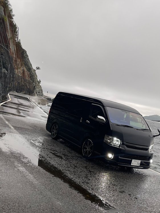 レジアスエースバンのハイエース・燃費悪いところ以外最高の車・佐賀関に関するカスタム事例の投稿画像1枚目