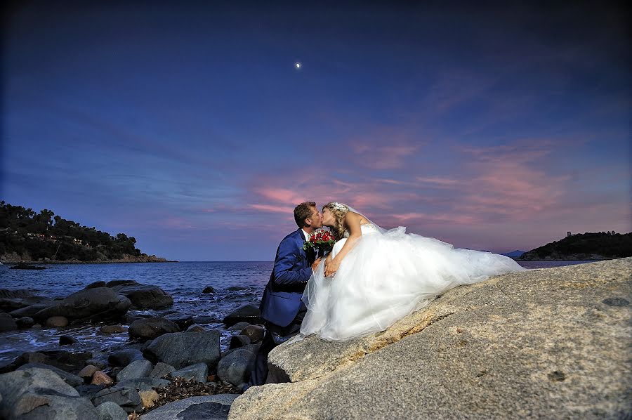 Fotógrafo de casamento Massimiliano Maddanu (maddanu). Foto de 5 de outubro 2015