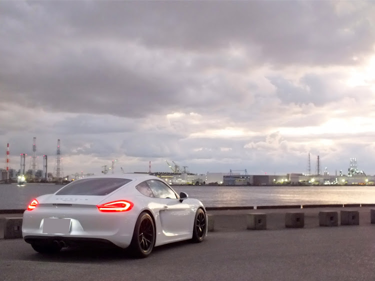 ケイマン Sのポルシェ・ケイマンS・トワイライトタイム・天日干しなう🎵・エモいって言いたいだけに関するカスタム事例の投稿画像5枚目