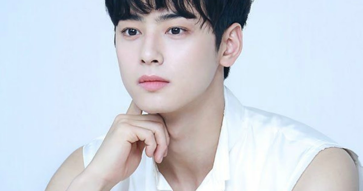 Cha Eun-woo Gets Extra Handsome with His Bulked Up Figure