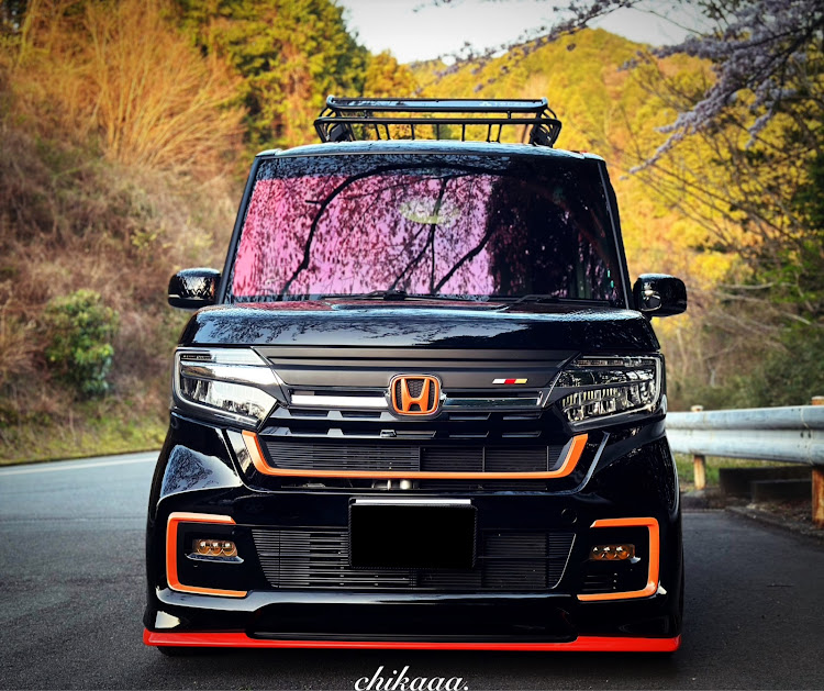 Nボックスカスタムの黒橙Style・pickupcars2024・4月もよろしくお願い致します🌸・桜とコラボ・春ですねに関するカスタム事例の投稿画像1枚目