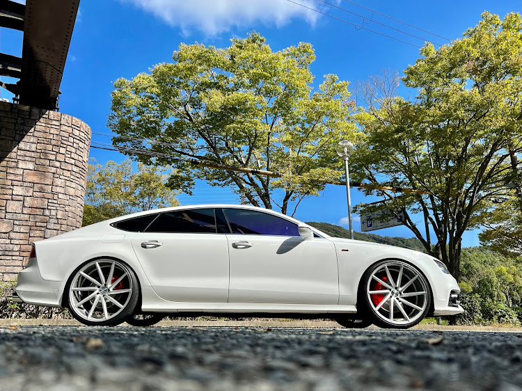 A7 スポーツバックのアウディのある生活・ゴーストフィルム・ブレーキキャリパー塗装・vossen・ブレーキローター交換に関するカスタム事例の投稿画像2枚目