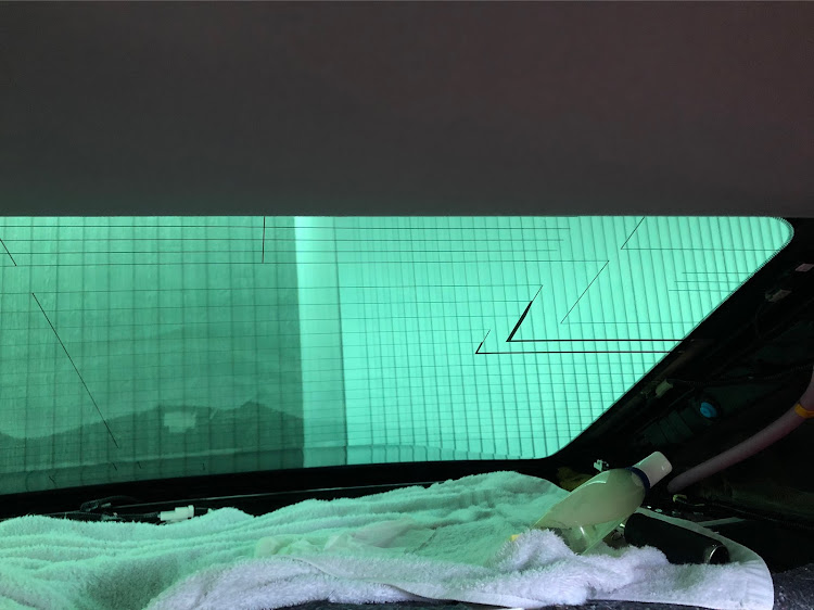 クラウンマジェスタのDIY・フィルム施工・フィルム一枚貼り・熱成形・210 マジェスタに関するカスタム事例の投稿画像3枚目