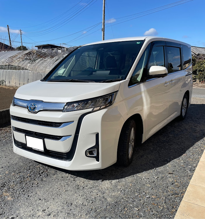 ノアの仮想USDM・コーションラベル・嫁車👹・USDM・ホットロッドガールに関するカスタム事例の投稿画像1枚目