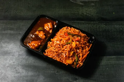 Veg Garlic Noodles With Chilli Chicken Boneless [3 Pieces]