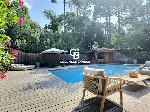 House with pool 2
