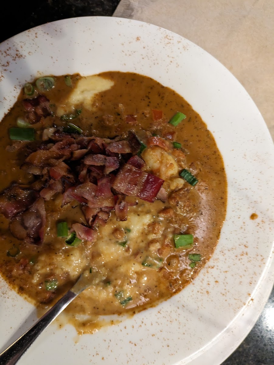 Shrimp and grits with bacon