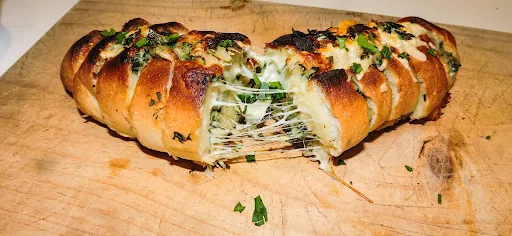 Spicy Cheese Garlic Bread With Green Chilli