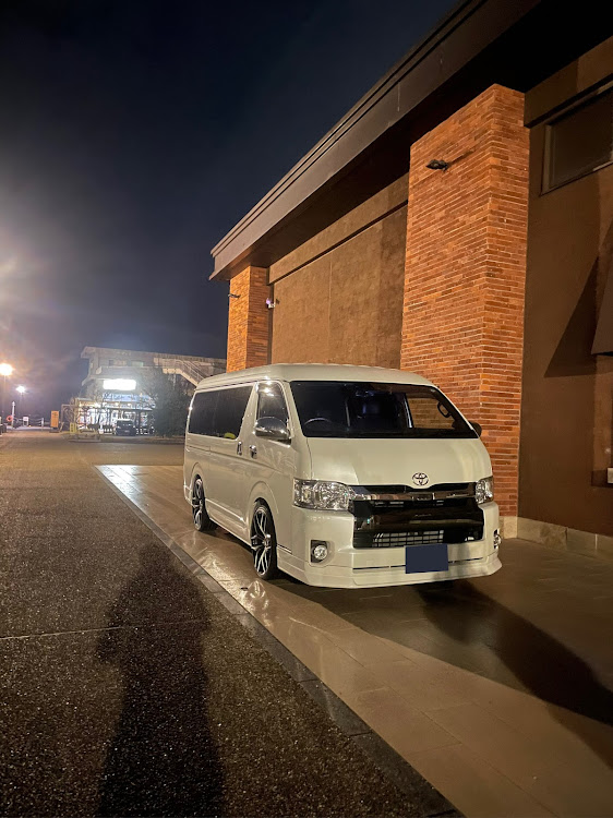 ハイエースバンのドライブ・12月もよろしくお願いしますに関するカスタム事例の投稿画像1枚目