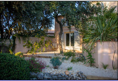 Maison avec piscine et terrasse 2