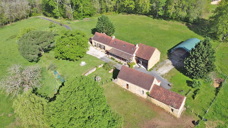 Vente ferme 7 pièces 151 m² à Sarlat-la-caneda (24200), 470 000 €